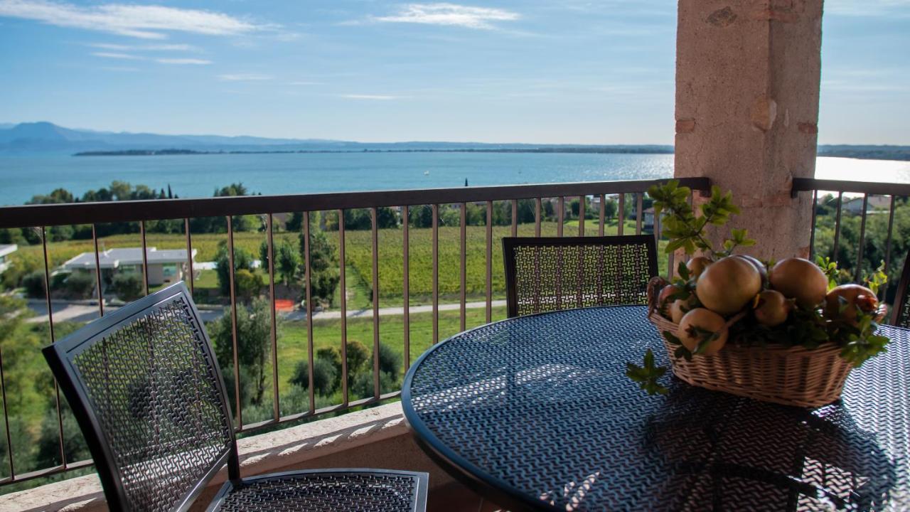 Castello Belvedere Apartments Desenzano del Garda Exterior photo